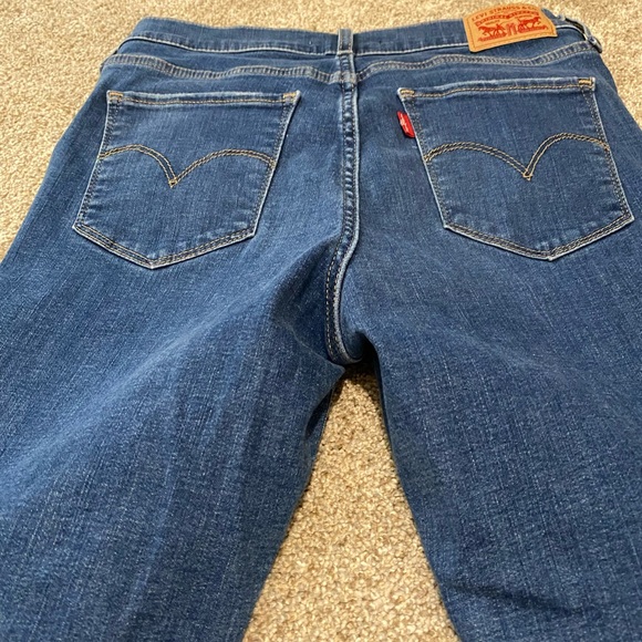 Levi’s 720 high rise super skinny jeans. Size 28. - Picture 8 of 9